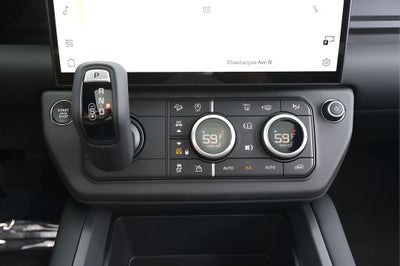 2026 Land Rover Defender 130 X-Dynamic SE