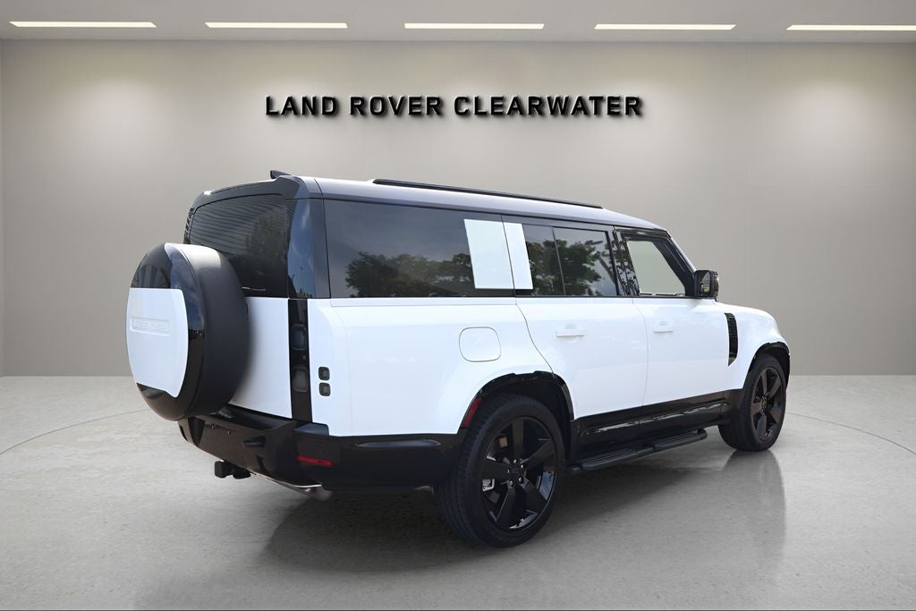 2026 Land Rover Defender 130 X-Dynamic SE