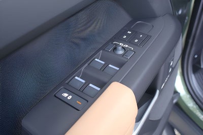 2026 Land Rover Defender 130 X-Dynamic SE