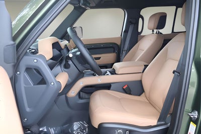 2026 Land Rover Defender 130 X-Dynamic SE