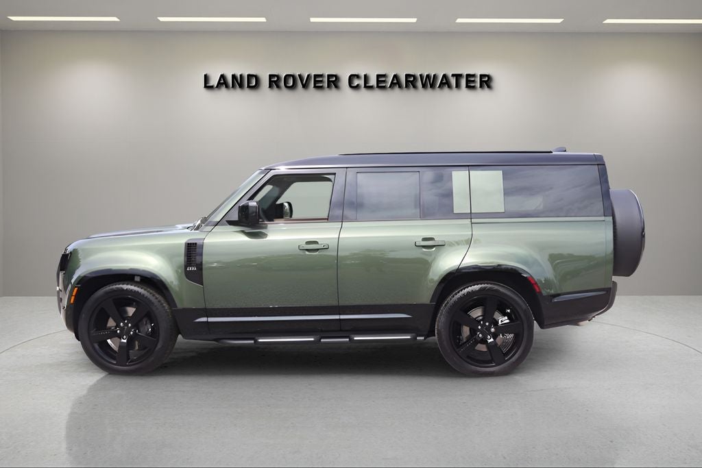 2026 Land Rover Defender 130 X-Dynamic SE