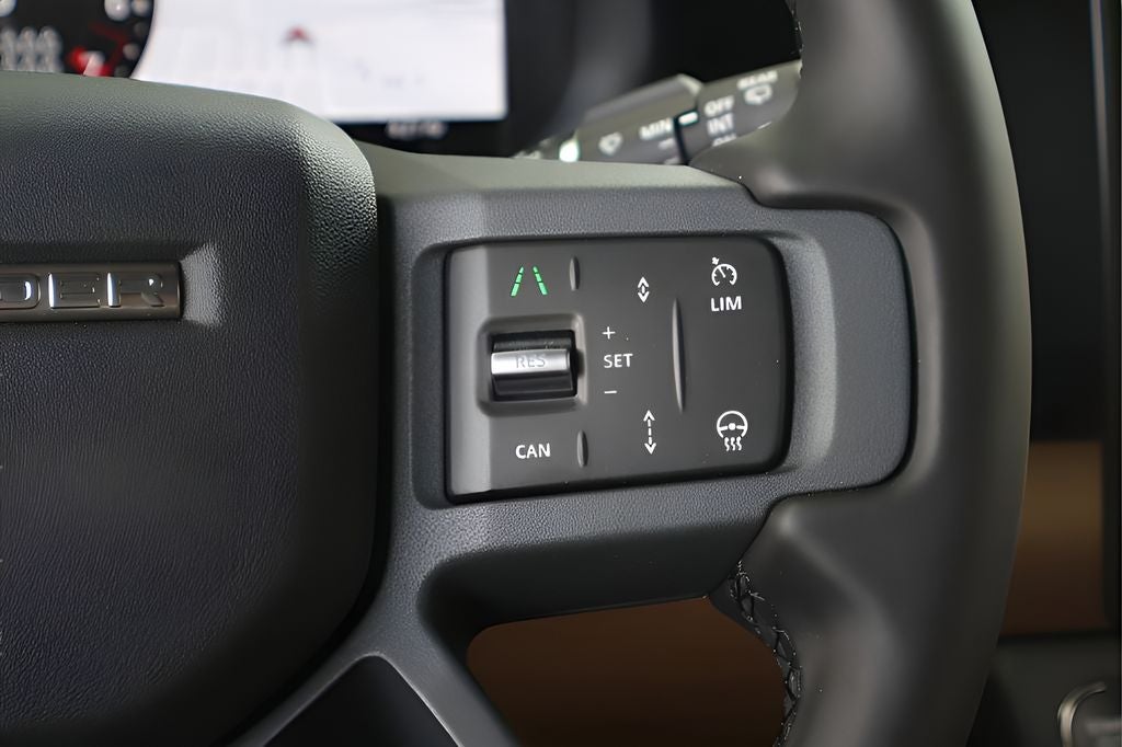 2026 Land Rover Defender 130 X-Dynamic SE