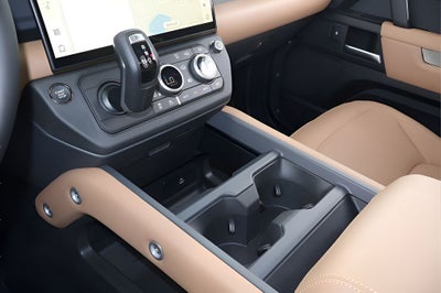 2026 Land Rover Defender 130 X-Dynamic SE