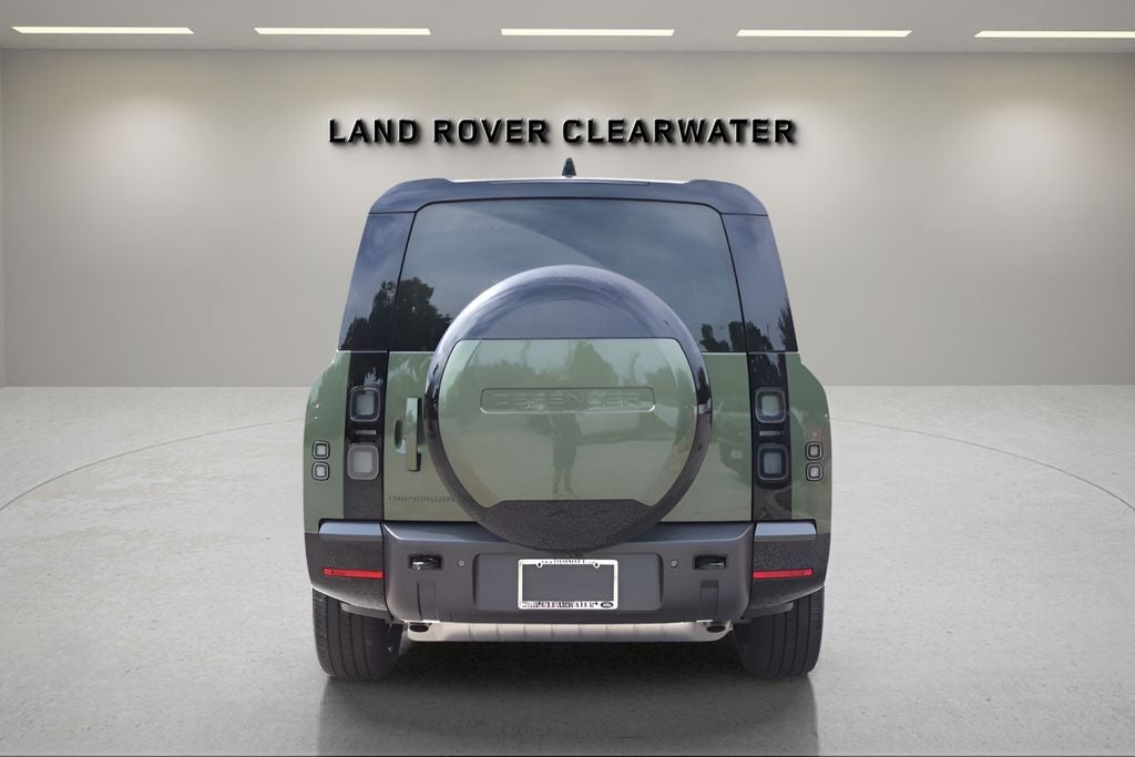 2026 Land Rover Defender 130 X-Dynamic SE
