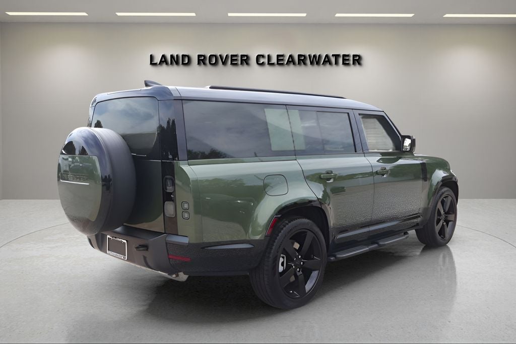 2026 Land Rover Defender 130 X-Dynamic SE
