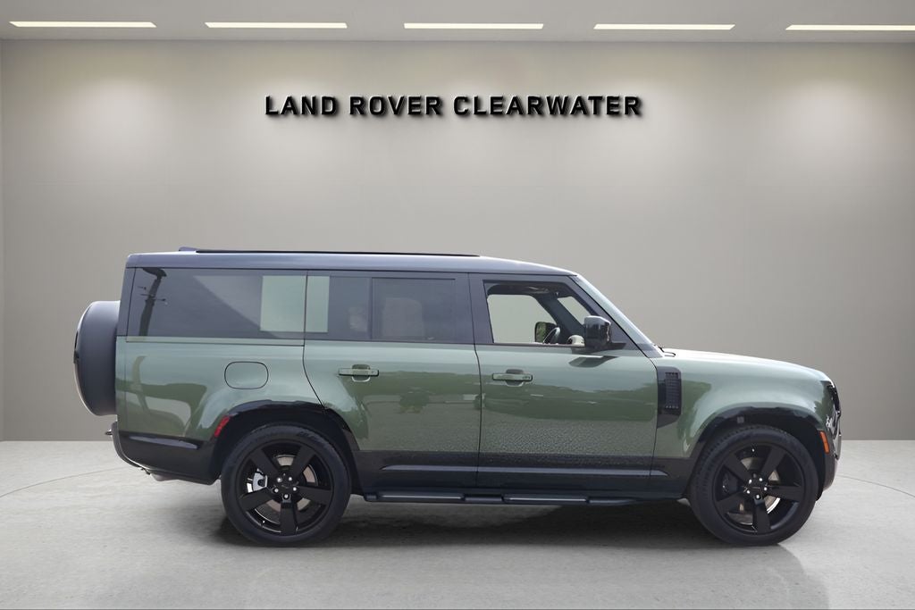 2026 Land Rover Defender 130 X-Dynamic SE