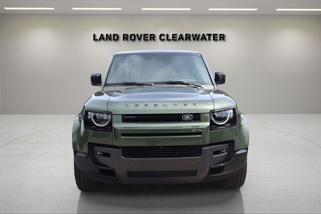 2026 Land Rover Defender 130 X-Dynamic SE