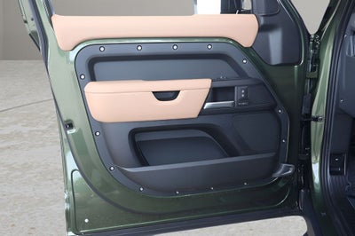 2026 Land Rover Defender 130 X-Dynamic SE