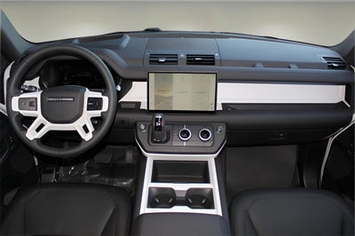 2025 Land Rover Defender 130 X-Dynamic SE