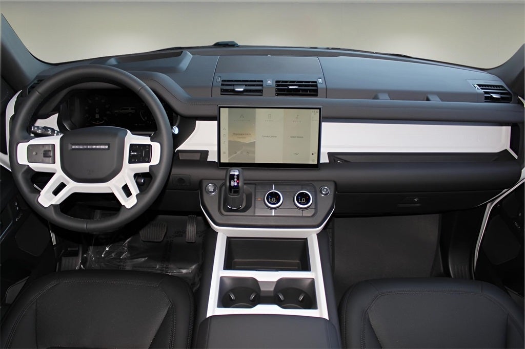 2025 Land Rover Defender 130 X-Dynamic SE