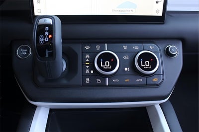 2025 Land Rover Defender 130 X-Dynamic SE