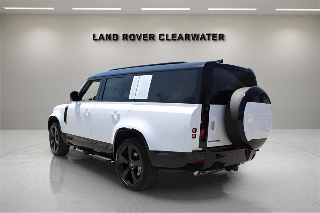 2025 Land Rover Defender 130 X-Dynamic SE