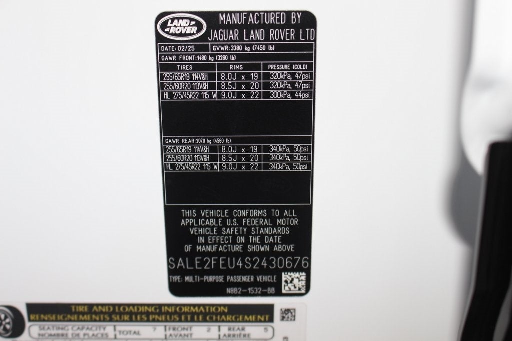 2025 Land Rover Defender 130 X-Dynamic SE