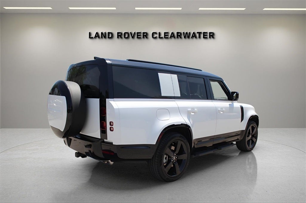 2025 Land Rover Defender 130 X-Dynamic SE