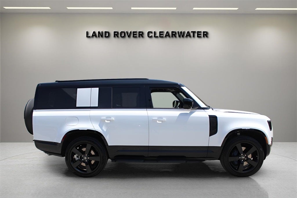 2025 Land Rover Defender 130 X-Dynamic SE