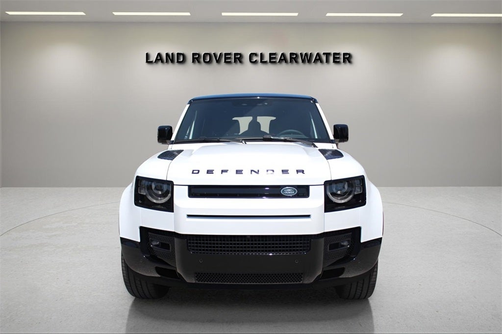 2025 Land Rover Defender 130 X-Dynamic SE