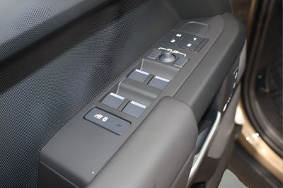 2026 Land Rover Defender 130 X-Dynamic SE