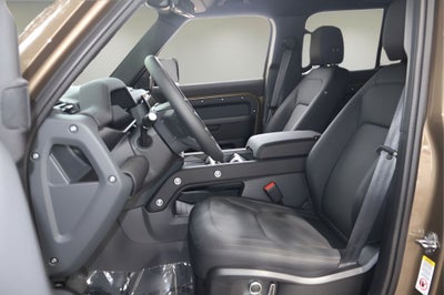 2026 Land Rover Defender 130 X-Dynamic SE
