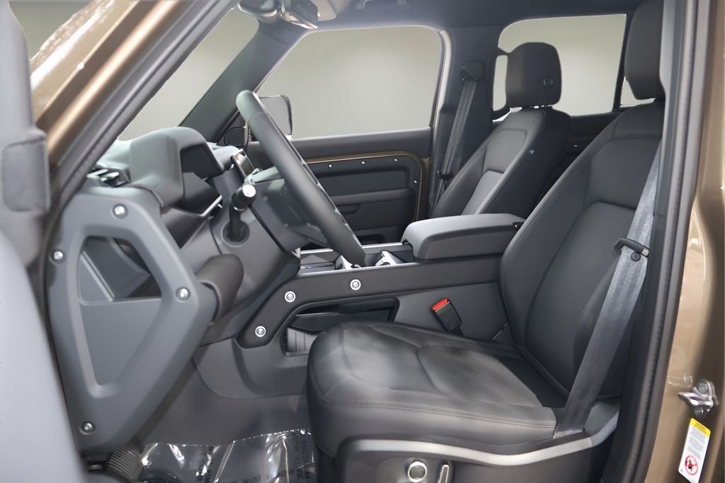 2026 Land Rover Defender 130 X-Dynamic SE