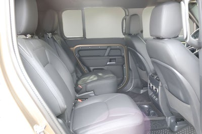 2026 Land Rover Defender 130 X-Dynamic SE