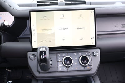 2026 Land Rover Defender 130 X-Dynamic SE
