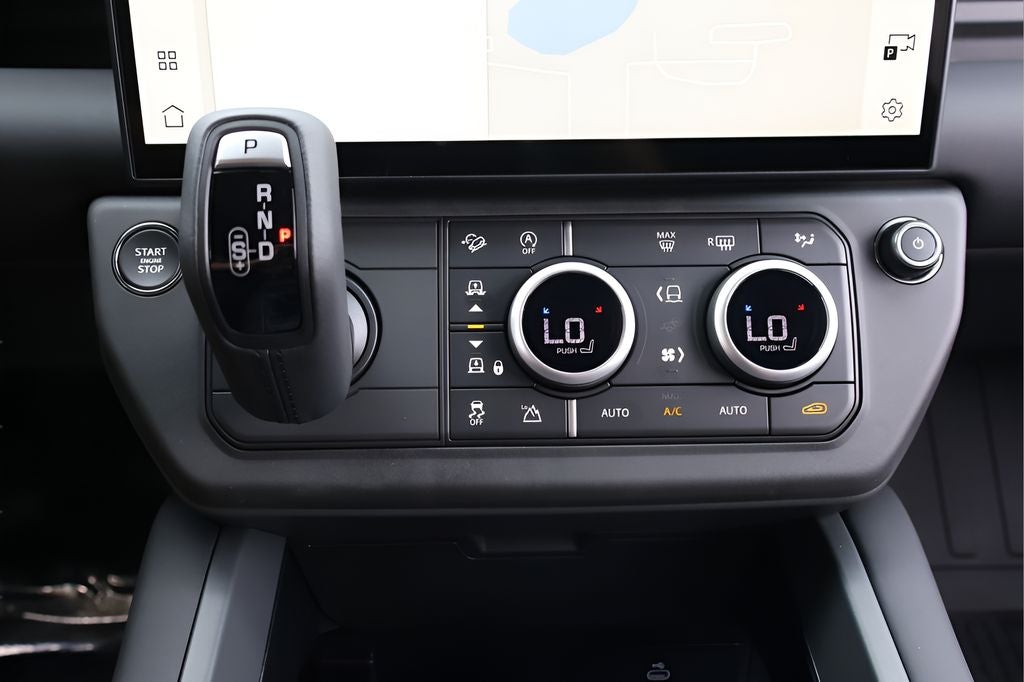 2026 Land Rover Defender 130 X-Dynamic SE