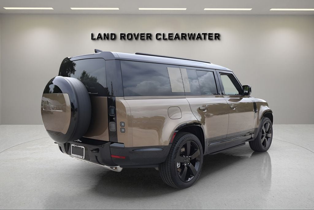 2026 Land Rover Defender 130 X-Dynamic SE