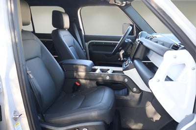 2026 Land Rover Defender 130 X-Dynamic SE