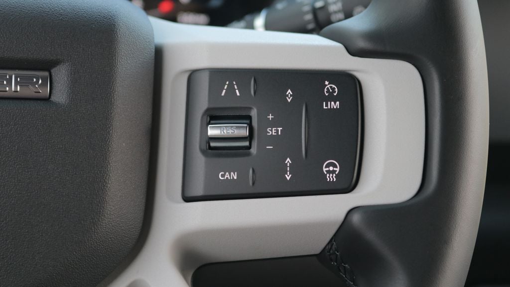 2026 Land Rover Defender 130 X-Dynamic SE