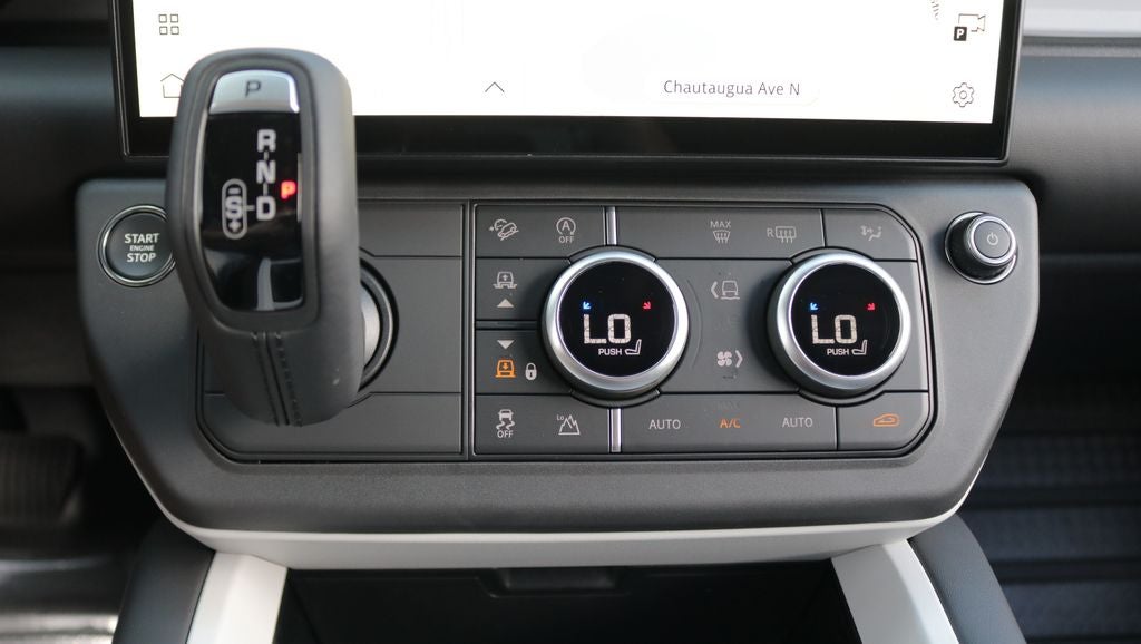 2026 Land Rover Defender 130 X-Dynamic SE