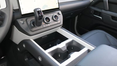 2026 Land Rover Defender 130 X-Dynamic SE