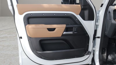 2026 Land Rover Defender 130 X-Dynamic SE