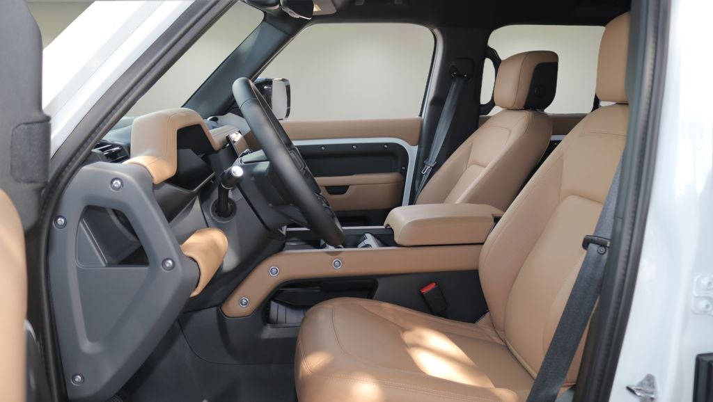 2026 Land Rover Defender 130 X-Dynamic SE