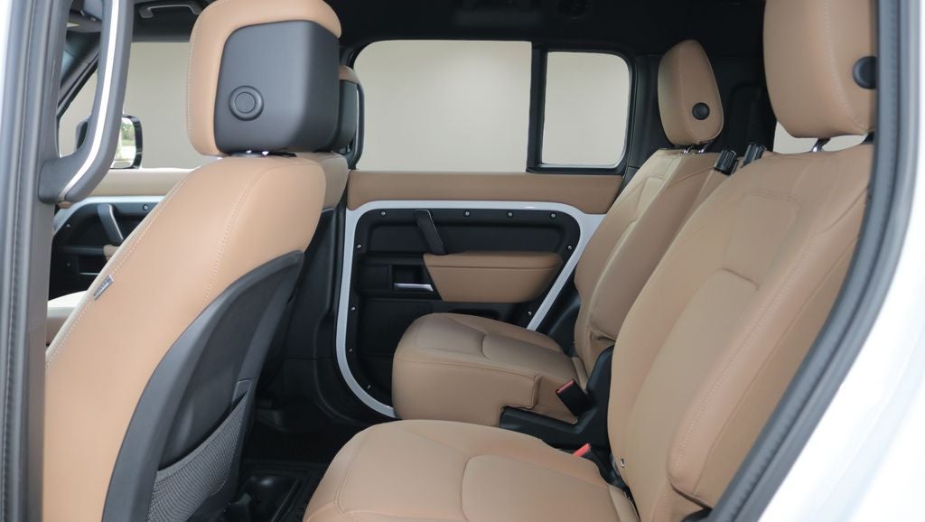2026 Land Rover Defender 130 X-Dynamic SE