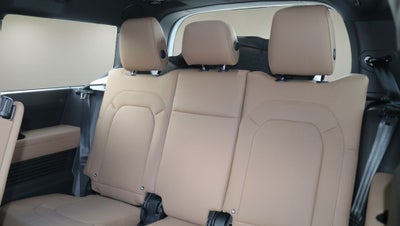 2026 Land Rover Defender 130 X-Dynamic SE