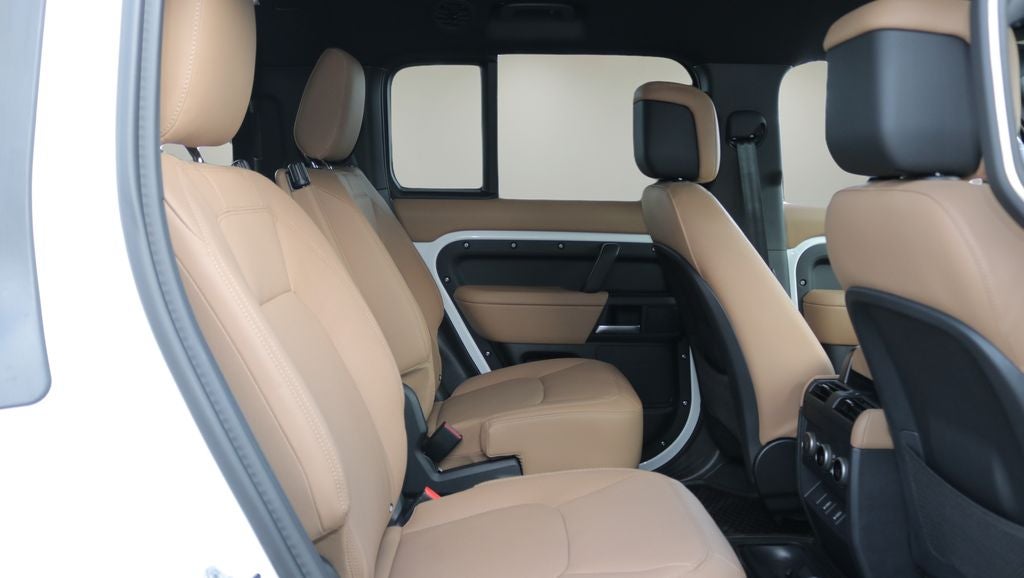 2026 Land Rover Defender 130 X-Dynamic SE