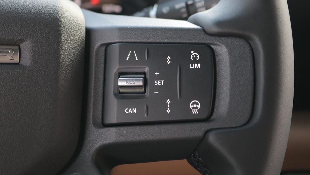2026 Land Rover Defender 130 X-Dynamic SE