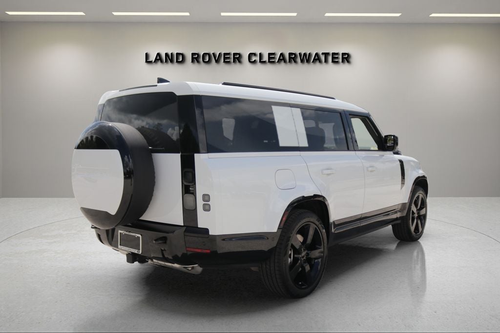 2026 Land Rover Defender 130 X-Dynamic SE
