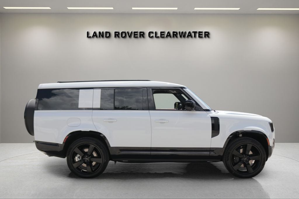 2026 Land Rover Defender 130 X-Dynamic SE