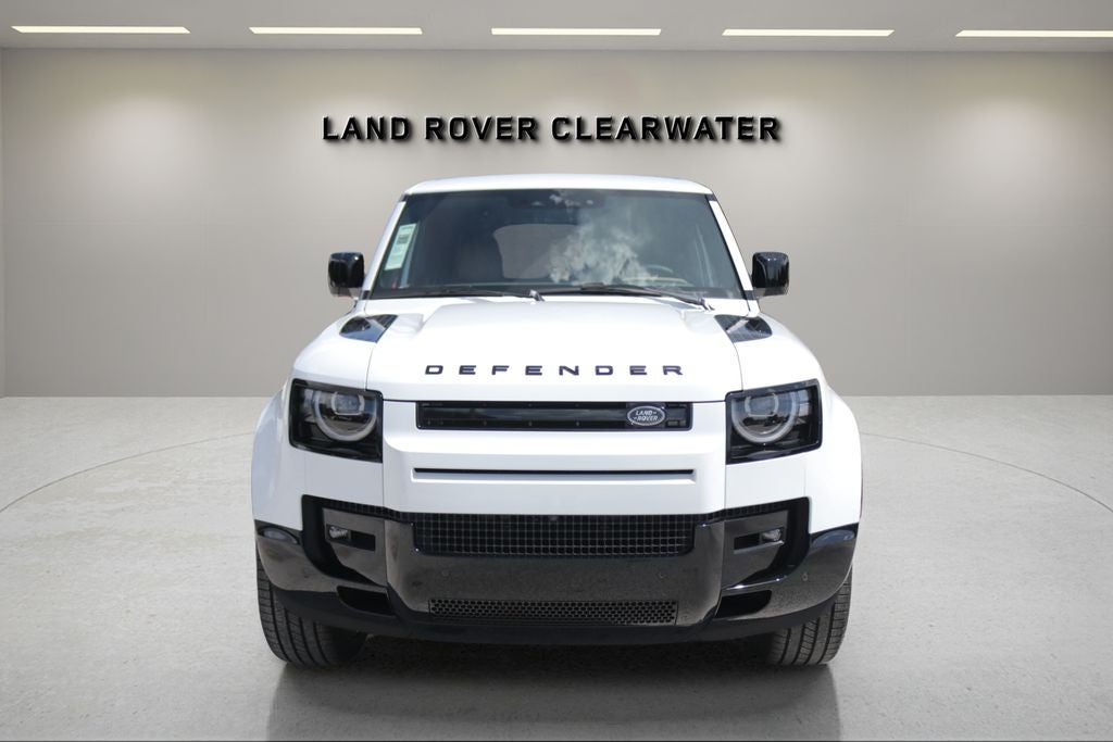 2026 Land Rover Defender 130 X-Dynamic SE