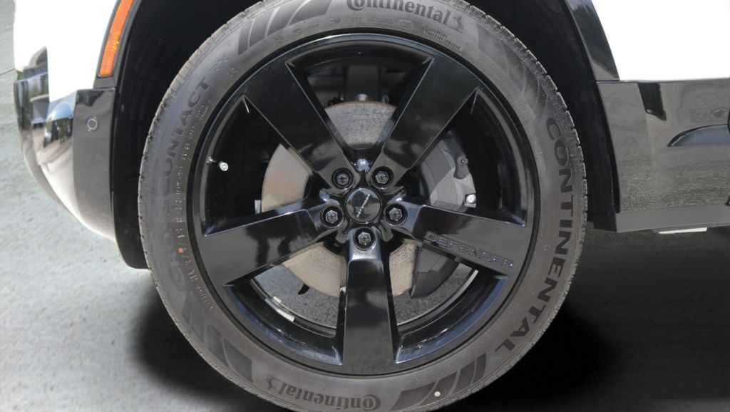 2026 Land Rover Defender 130 X-Dynamic SE