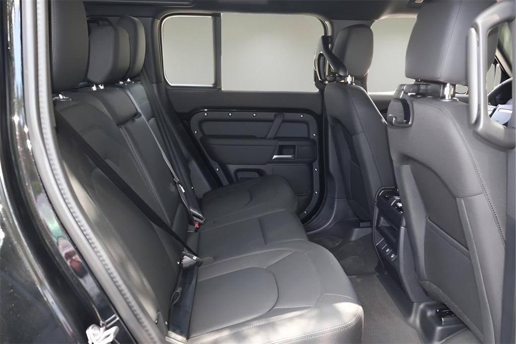 2025 Land Rover Defender 110 S