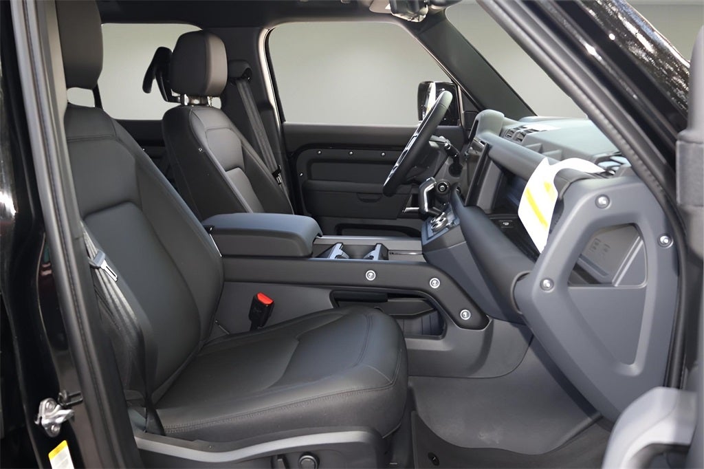 2025 Land Rover Defender 110 S