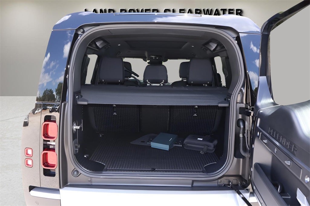 2025 Land Rover Defender 110 S