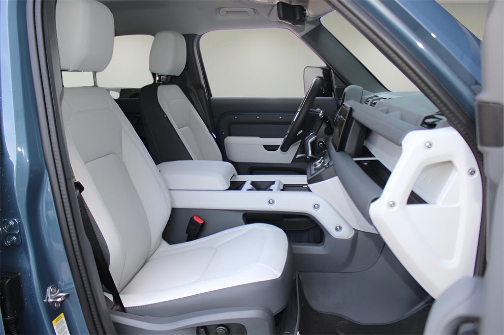 2025 Land Rover Defender 110 S