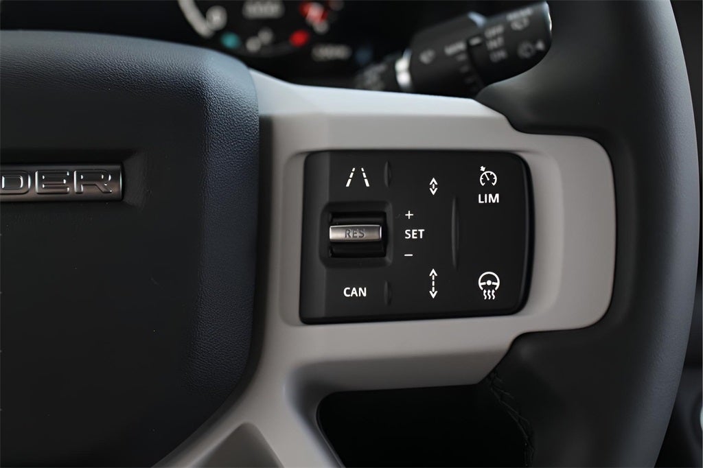 2025 Land Rover Defender 110 S