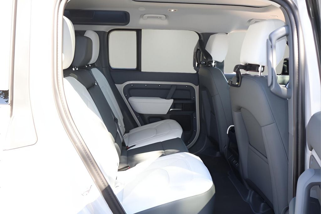 2026 Land Rover Defender 110 S