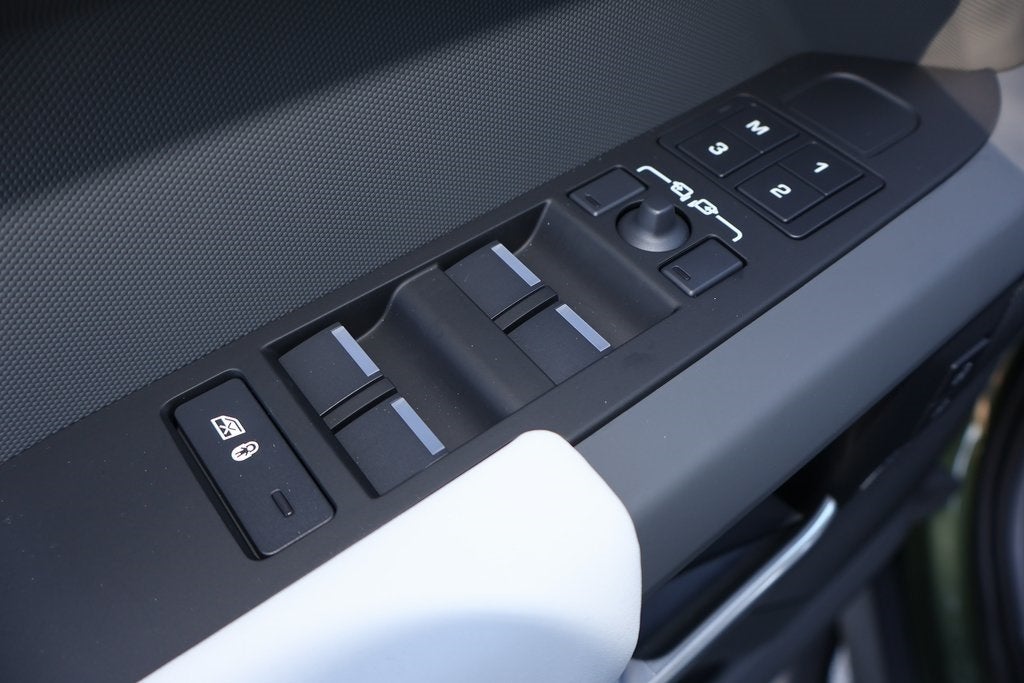 2026 Land Rover Defender 110 S