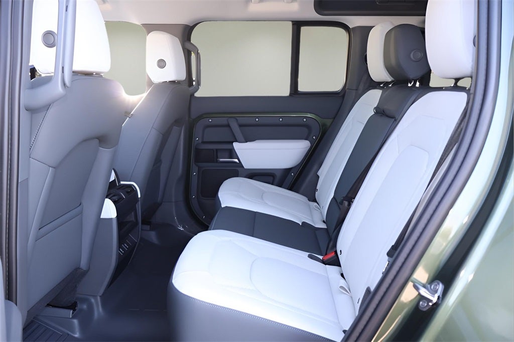 2026 Land Rover Defender 110 S