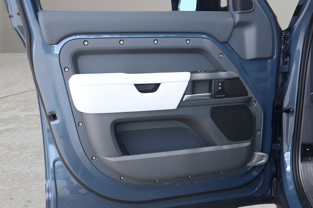2026 Land Rover Defender 110 S